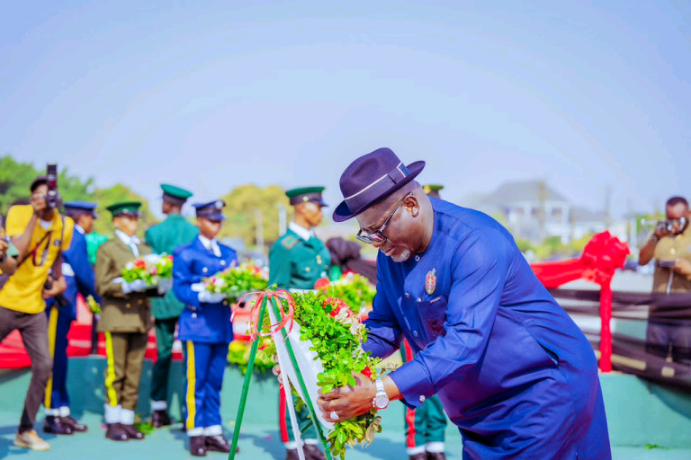Armed Forces Remembrance Day In Delta State, HE and top Government Officials lay wreaths.