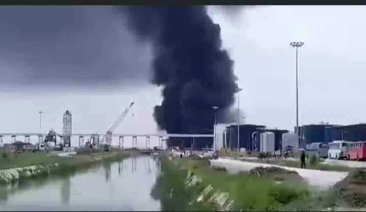 Fire Razes Part Of Dangote Refinery