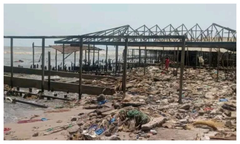 Ondo Community Ask Governor Aiyedatiwa To Declare State Of Emergency Due To Sea Surge